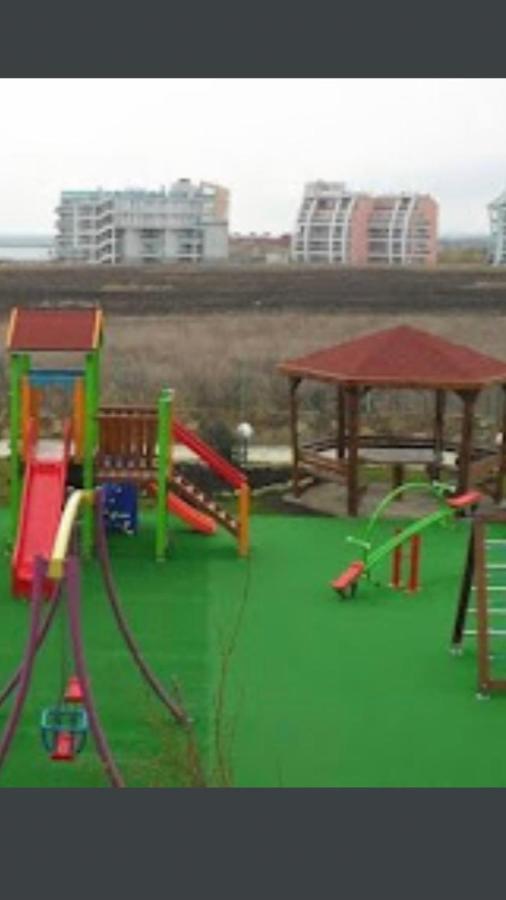 Rutland Sp Apartments Равда Екстер'єр фото