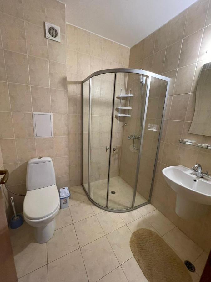 Rutland Sp Apartments Равда Екстер'єр фото