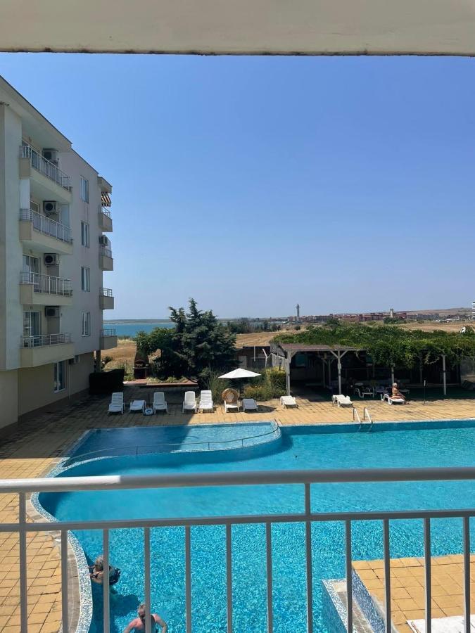 Rutland Sp Apartments Равда Екстер'єр фото