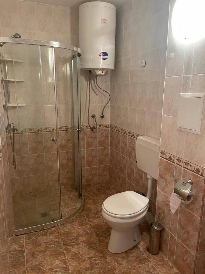 Rutland Sp Apartments Равда Екстер'єр фото