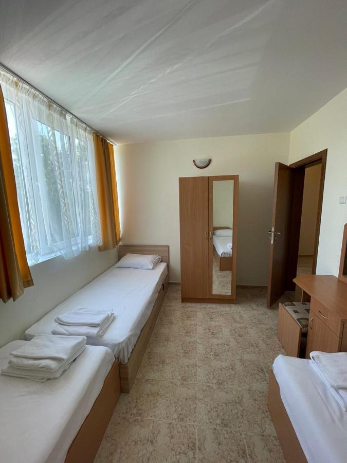 Rutland Sp Apartments Равда Екстер'єр фото