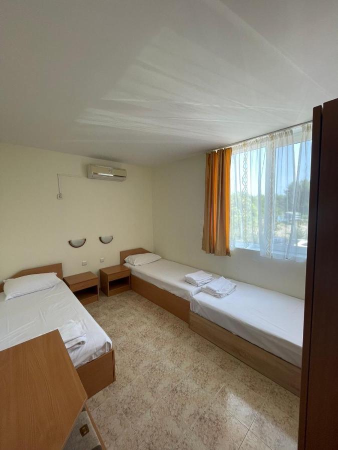 Rutland Sp Apartments Равда Екстер'єр фото