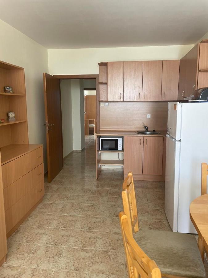 Rutland Sp Apartments Равда Екстер'єр фото