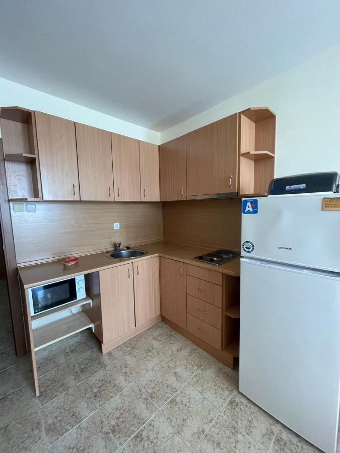 Rutland Sp Apartments Равда Екстер'єр фото