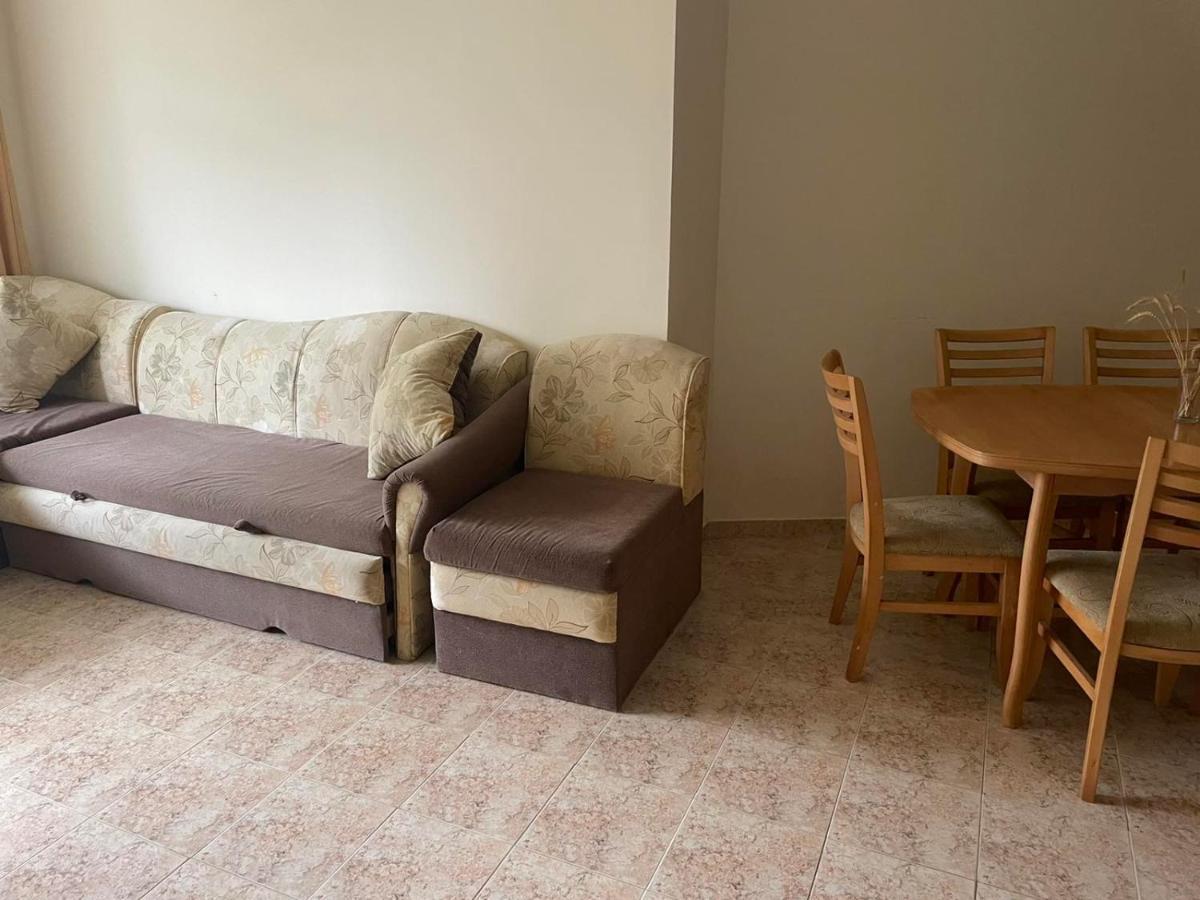 Rutland Sp Apartments Равда Екстер'єр фото