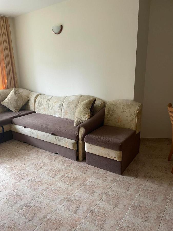Rutland Sp Apartments Равда Екстер'єр фото