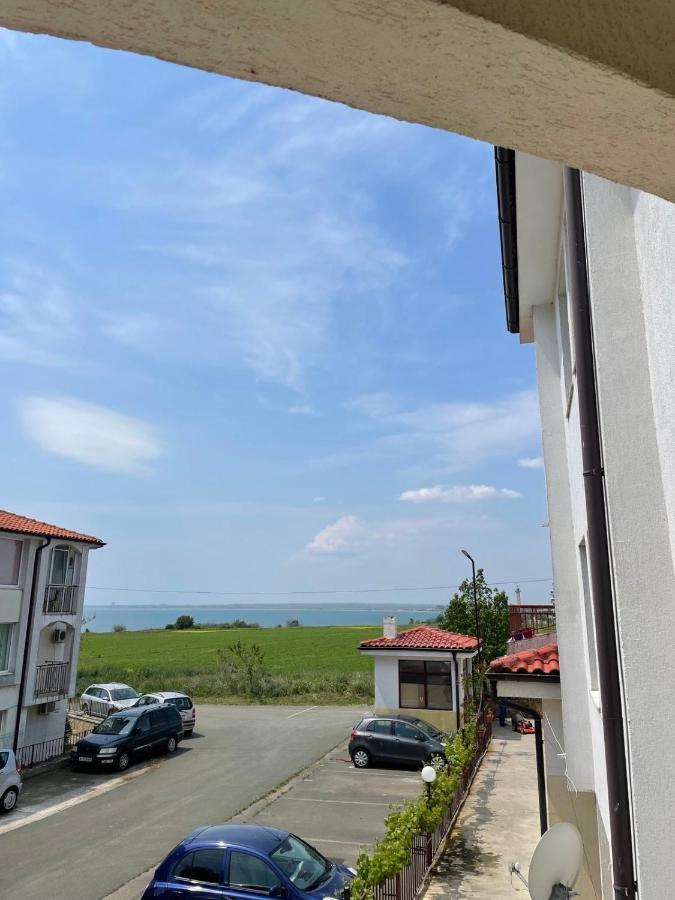 Rutland Sp Apartments Равда Екстер'єр фото
