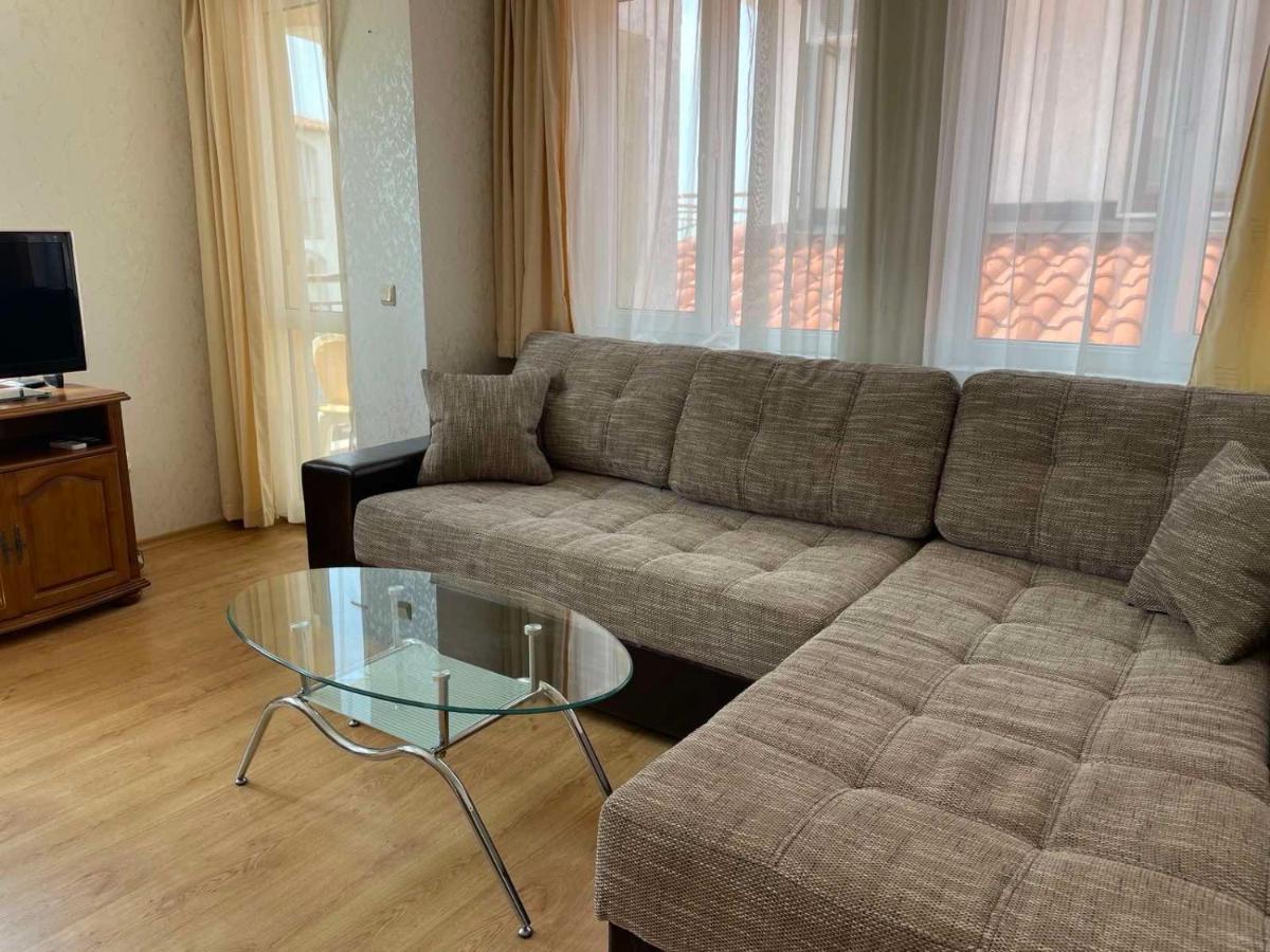 Rutland Sp Apartments Равда Екстер'єр фото