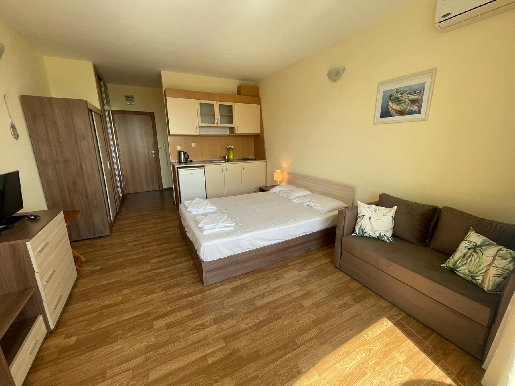 Rutland Sp Apartments Равда Екстер'єр фото
