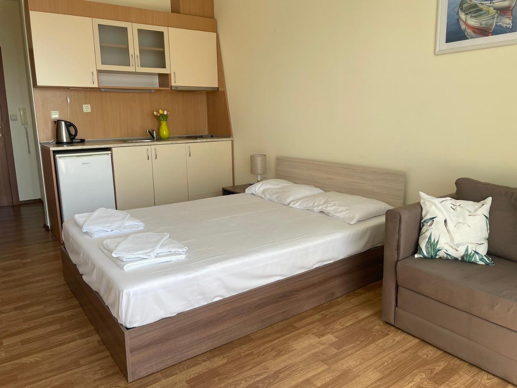 Rutland Sp Apartments Равда Екстер'єр фото