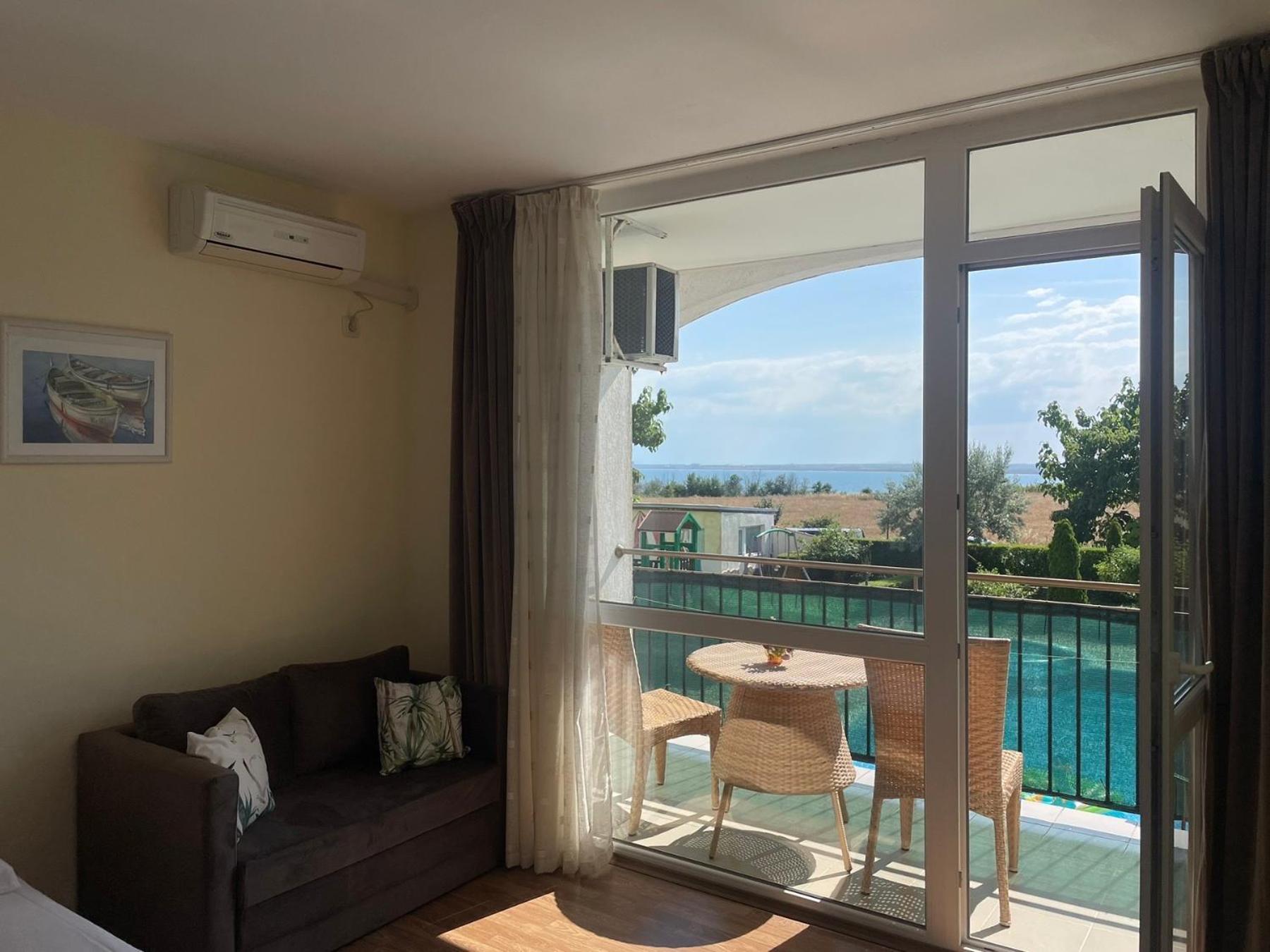 Rutland Sp Apartments Равда Екстер'єр фото