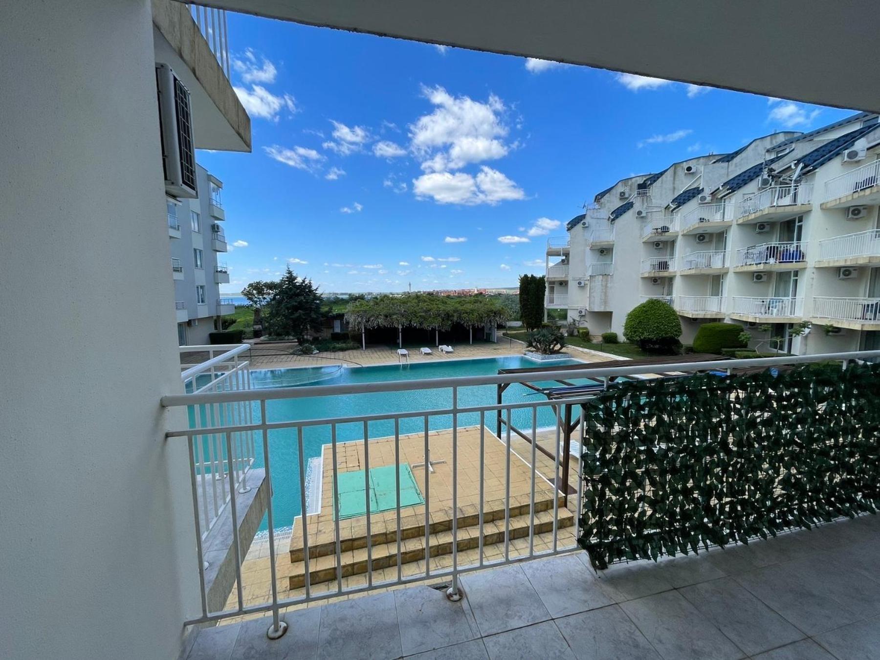 Rutland Sp Apartments Равда Екстер'єр фото
