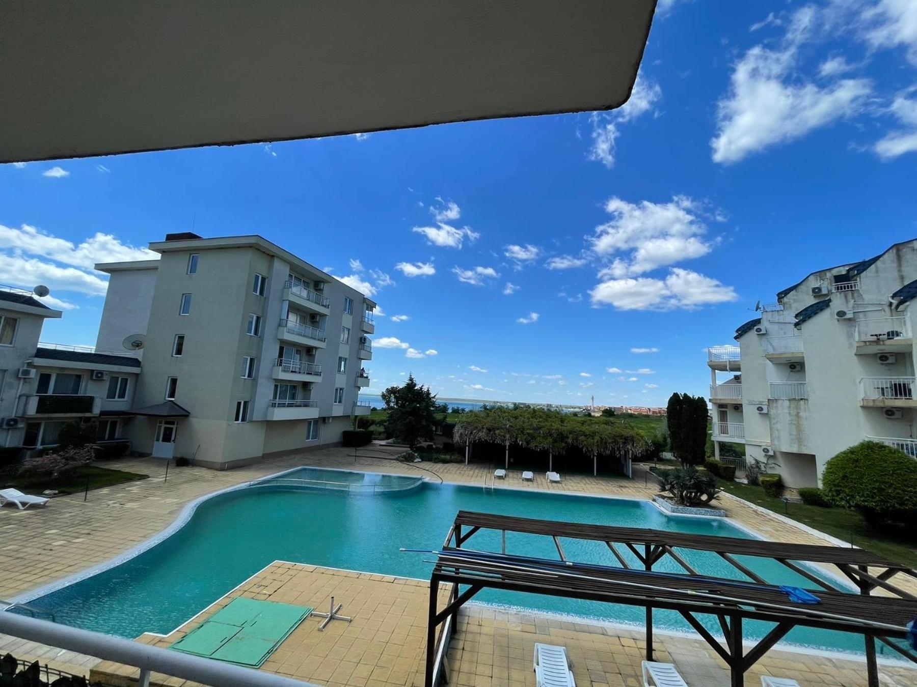 Rutland Sp Apartments Равда Екстер'єр фото